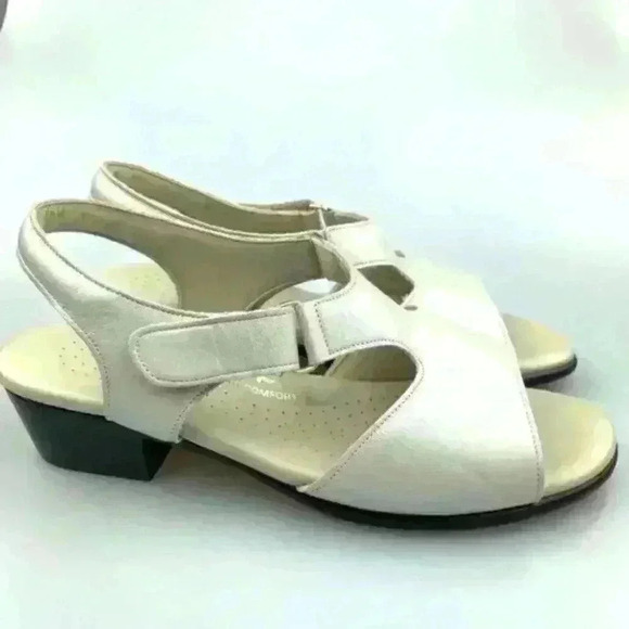 SAS Shoes - SaS sandals 8.5 W cream leather tripad comfort